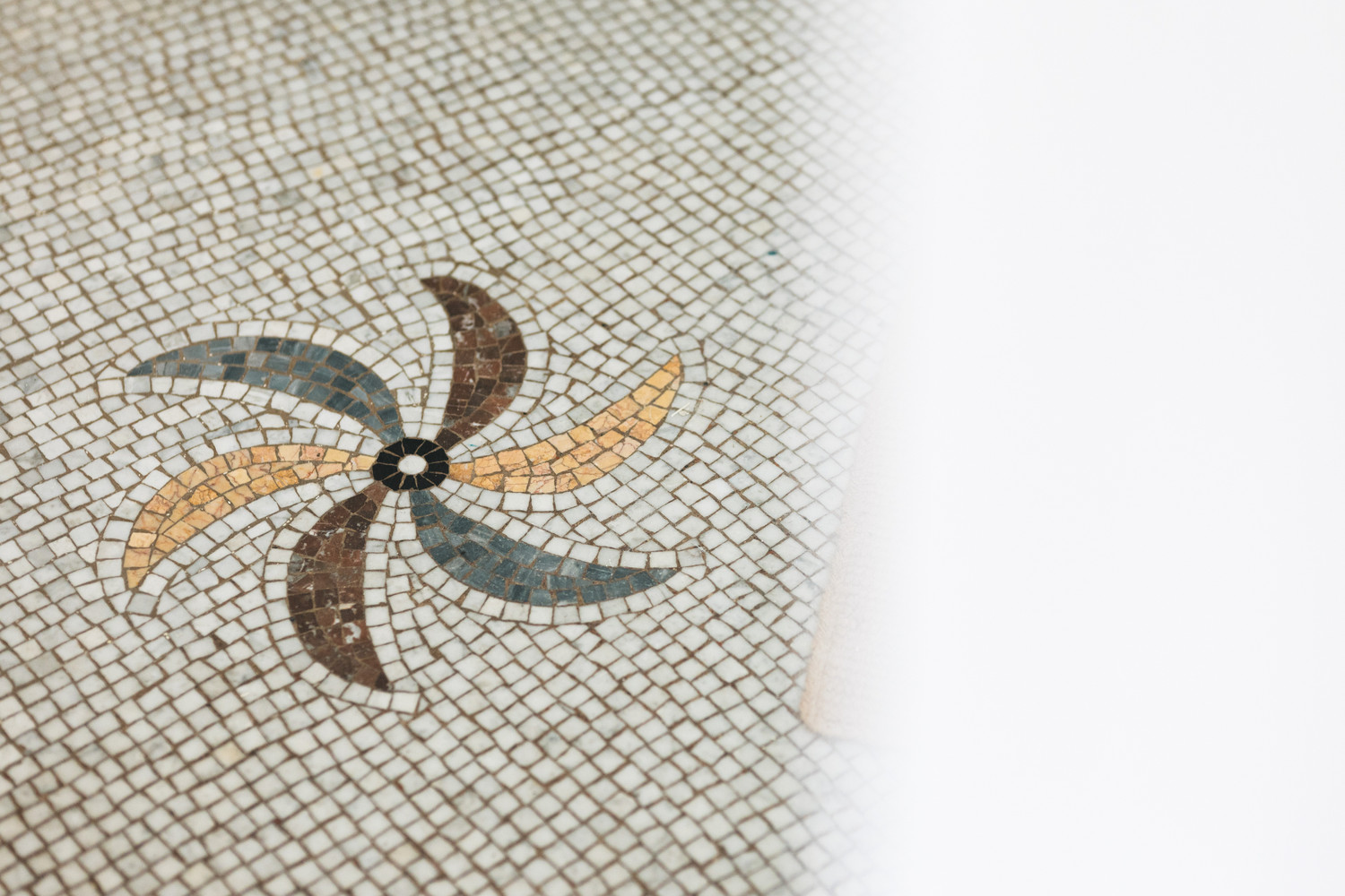 Wonen in een beschermd monument van Jos Bascourt uit 1894 is wonen in een uniek stuk Zurenborg, zonder renovatieplicht - photo 5