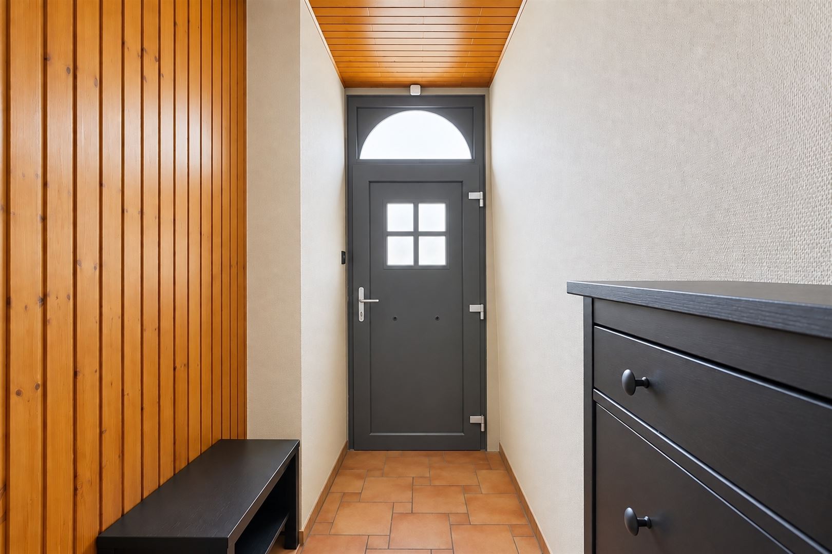 HOB met 3 slaapkamers, veel ruimte en licht, een dieplopende tuin en veel potentieel - foto 5
