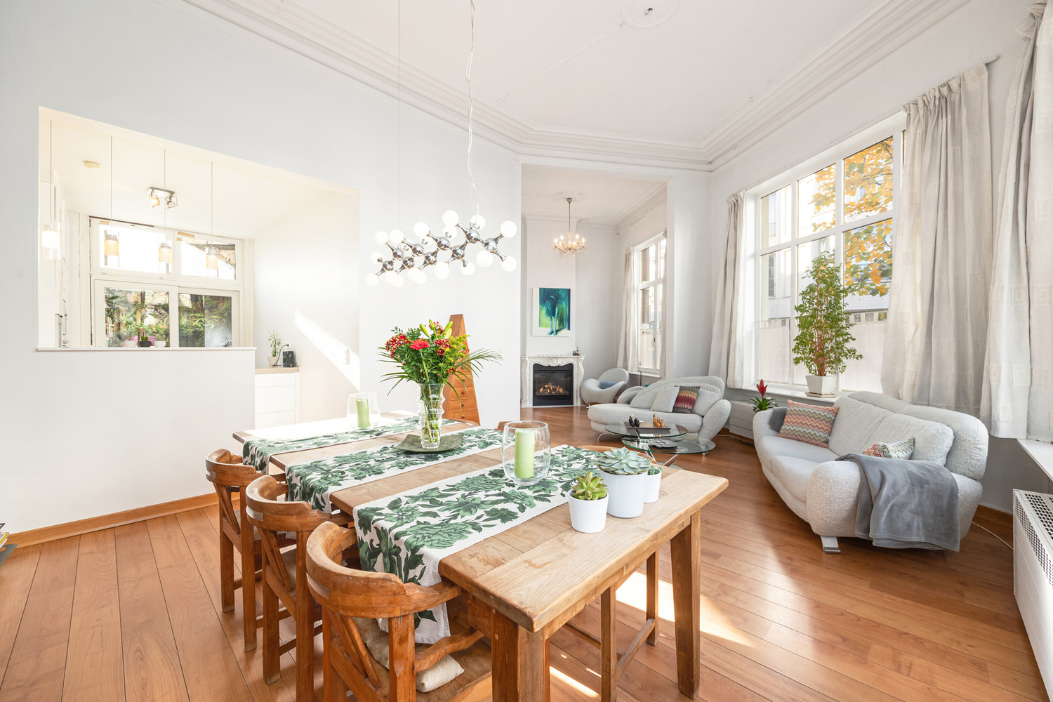 Karaktervolle en lumineuze burgerwoning (262m²) met aangename buitenruimte op hoeklocatie in hartje Zurenborg - foto 5