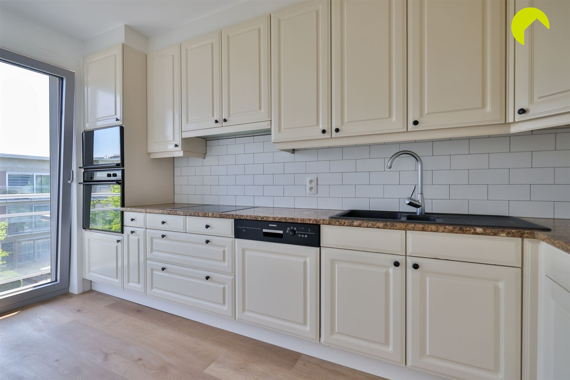 Gerenoveerd appartement met 2 slaapkamers te Edegem - foto 3