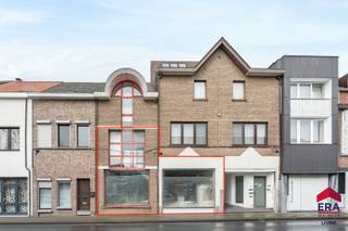 Ben je op zoek naar een ruim handelspand OF project met vergunning voor een appartement met tal van mogelijkheden? Gevonden!Dit veelzijdige pand...
