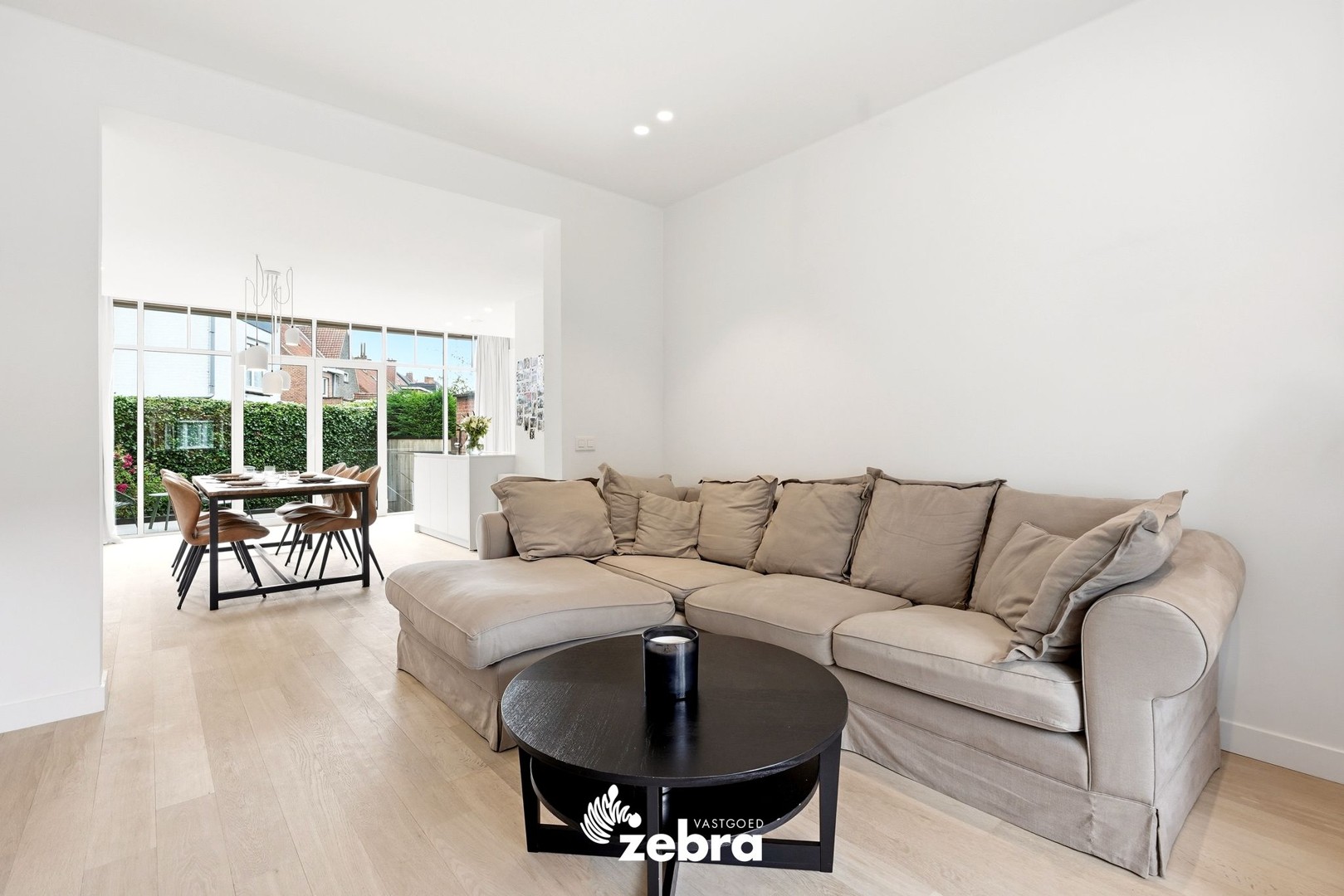 Kwalitatief gerenoveerde herenwoning met garage te Sint-Elisabeth Kortrijk! - foto 5