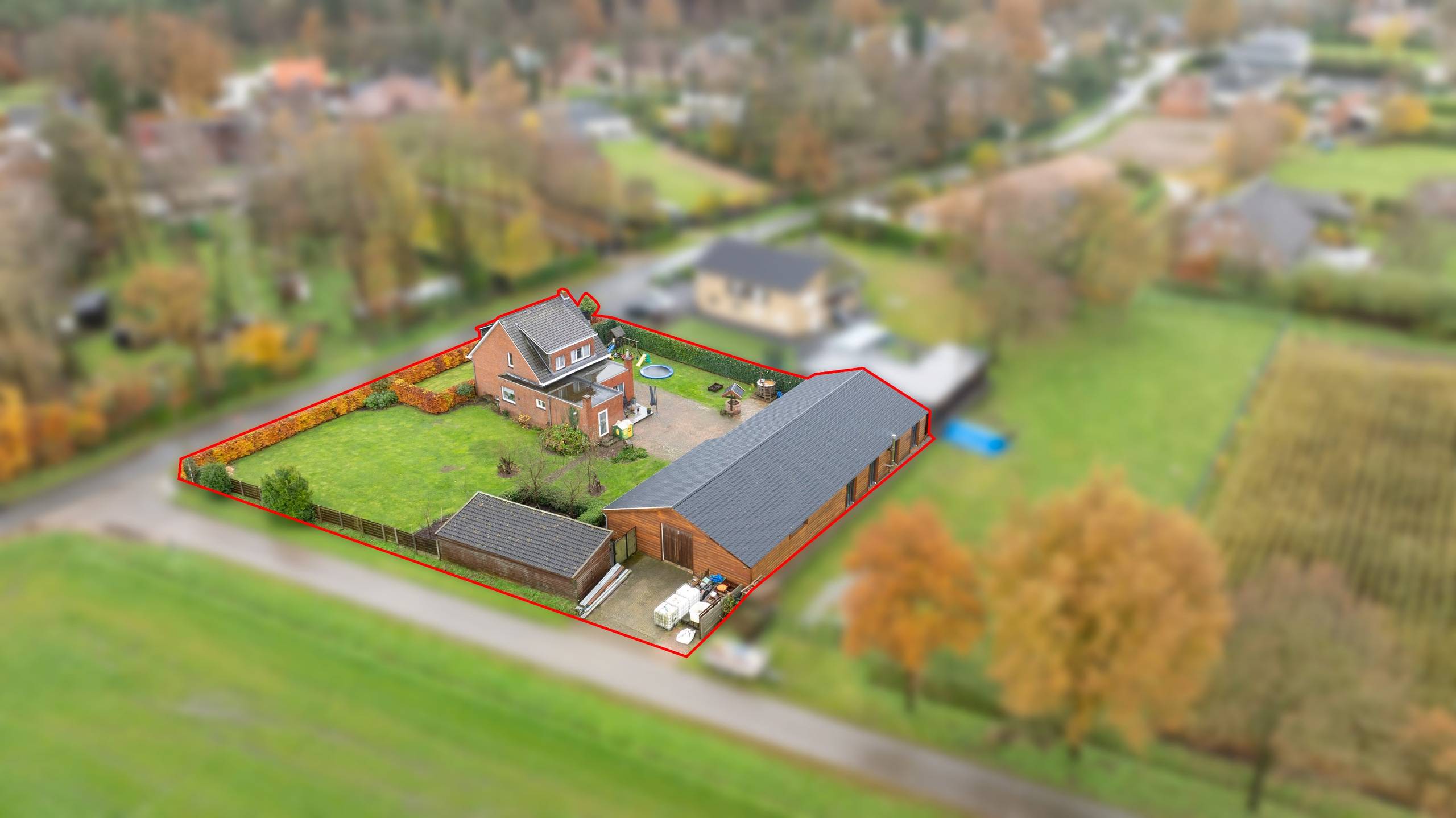 Groen gelegen woning met ruim bijgebouw op perceel van +/-  1.523m² te Poppel! - foto 3