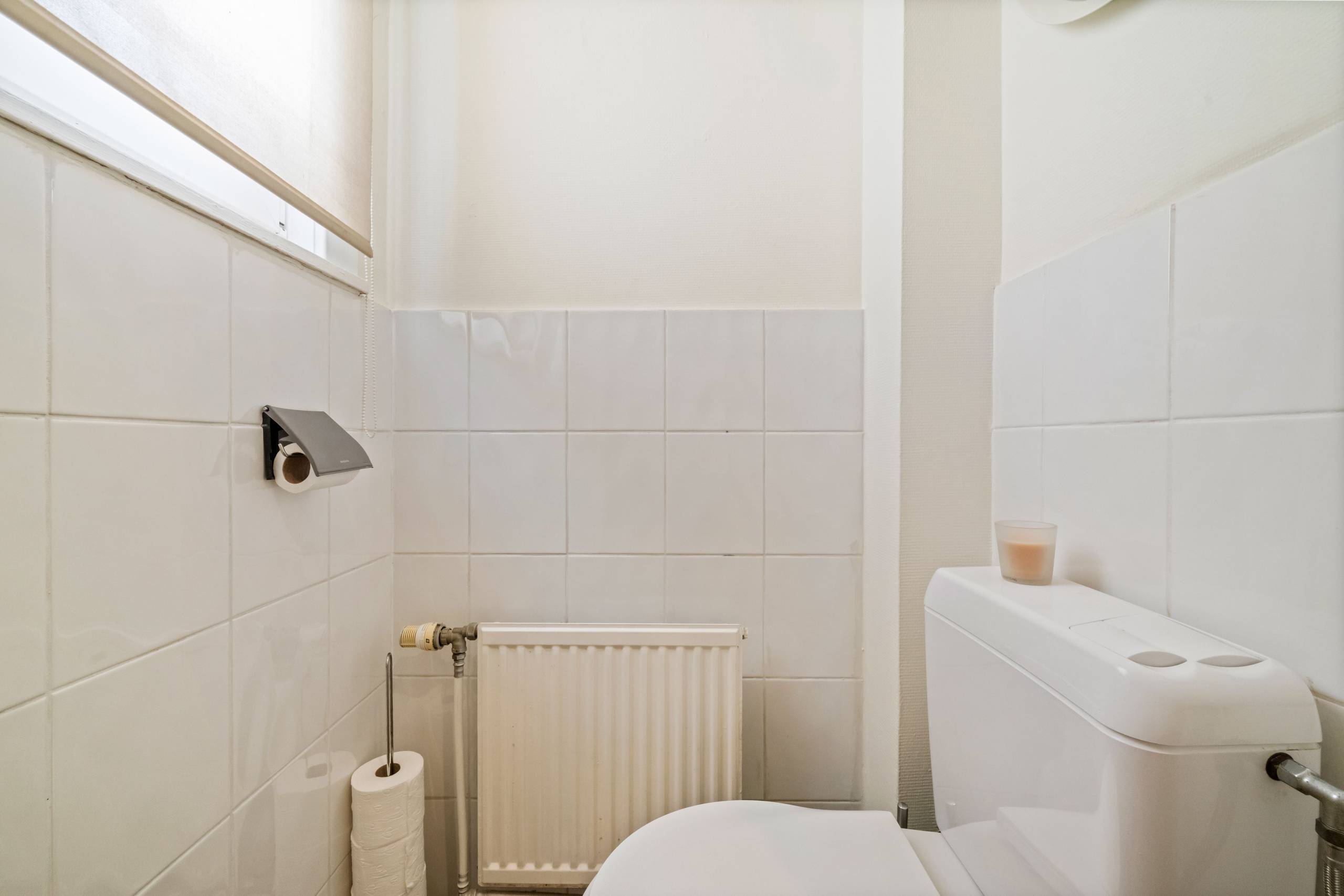 Rustig gelegen appartement op de tweede verdieping in een verzorgde residentie, gelegen in de populaire Vuurtorenwijk te Oostende. - foto 5