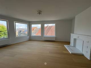 RONSE - Are you looking for apartment with trendy-look in a prime location in Ronse?Then this is definitely something for you! The main assets in a...