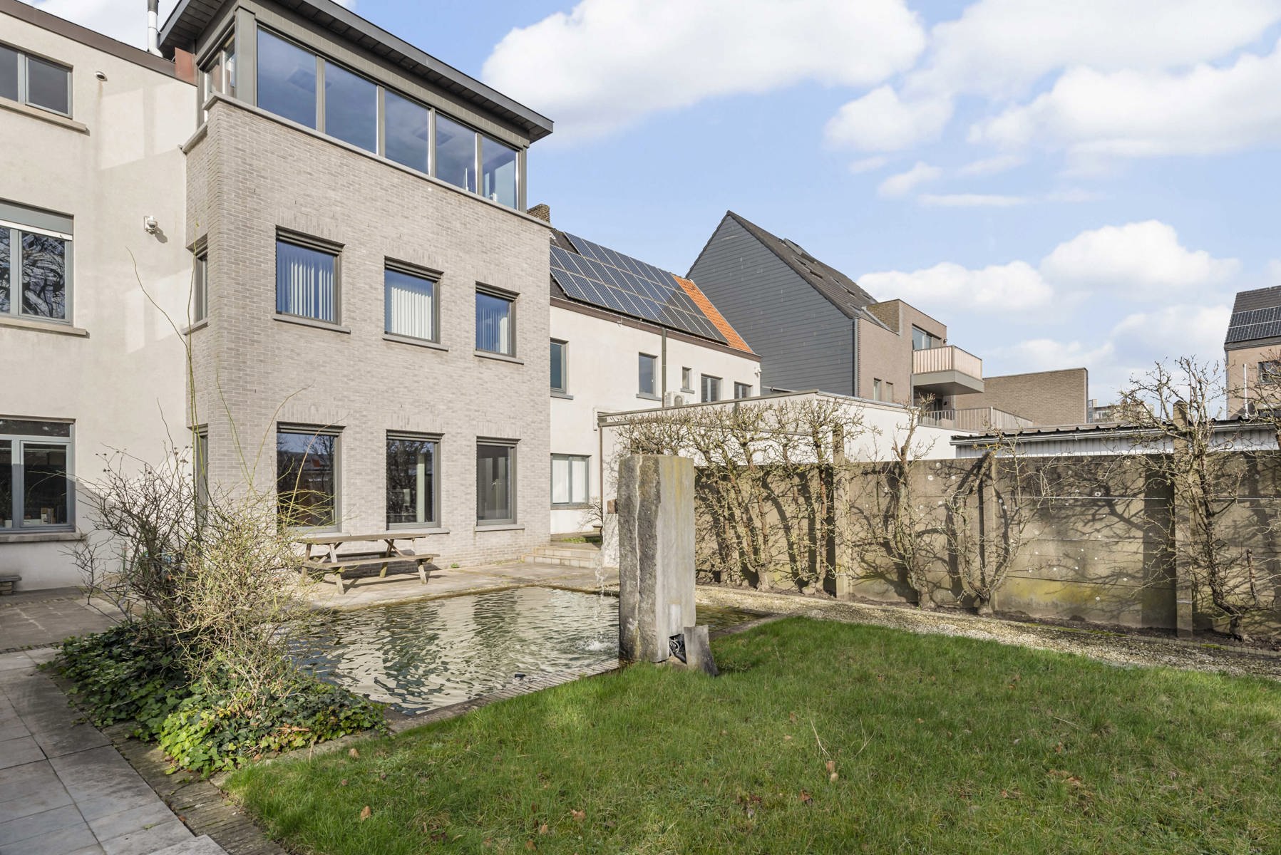 Instapklaar kantoorgebouw met vele mogelijkheden - foto 3