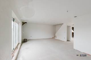 Bent u op zoek naar een instapklaar nieuwbouwappartement dat u naar eigen smaak kunt afwerken? Dan is dit duplex appartement een ideale kans!Dit...