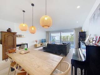Deze gesloten woning gelegen op een absolute topligging in Heist-aan-Zee, bevindt zich op een steenworp van het levendige centrum, alle nodige...