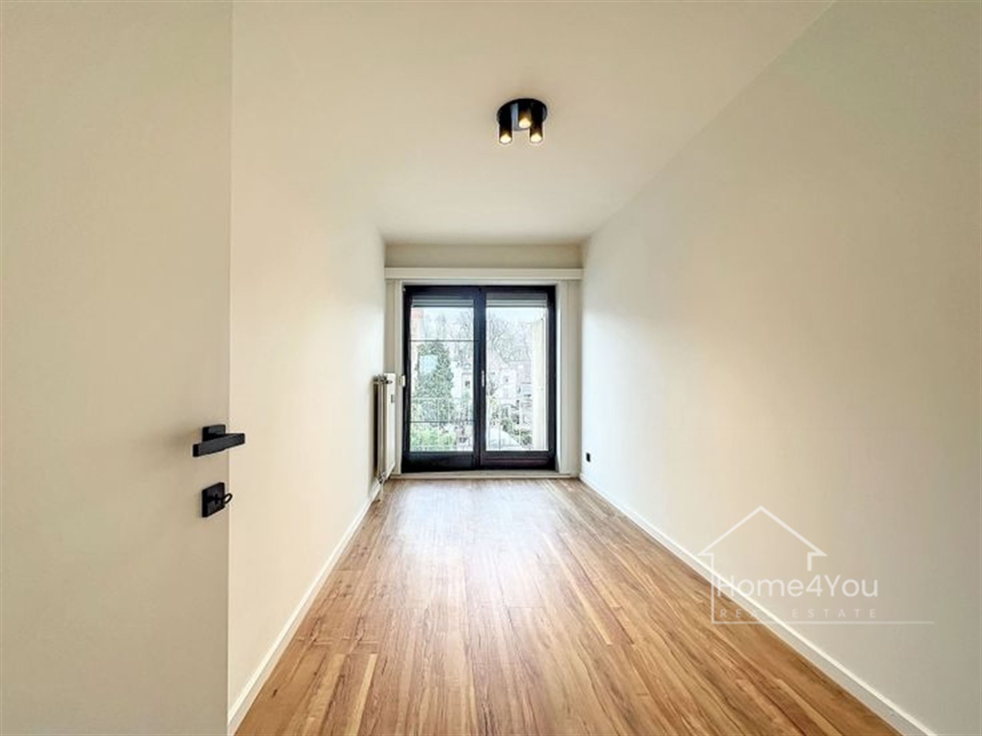 Gerenoveerd 2-slpk app. met 2 terrassen & garage in Gent! - foto 4