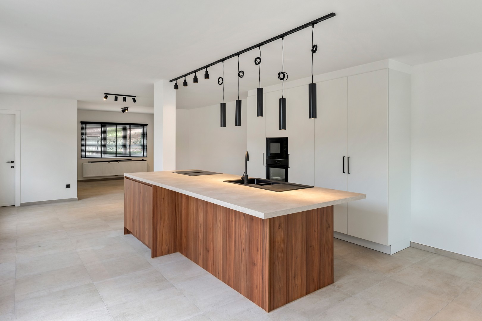 Instapklare gerenoveerde woning met 3 slpkm - foto 1