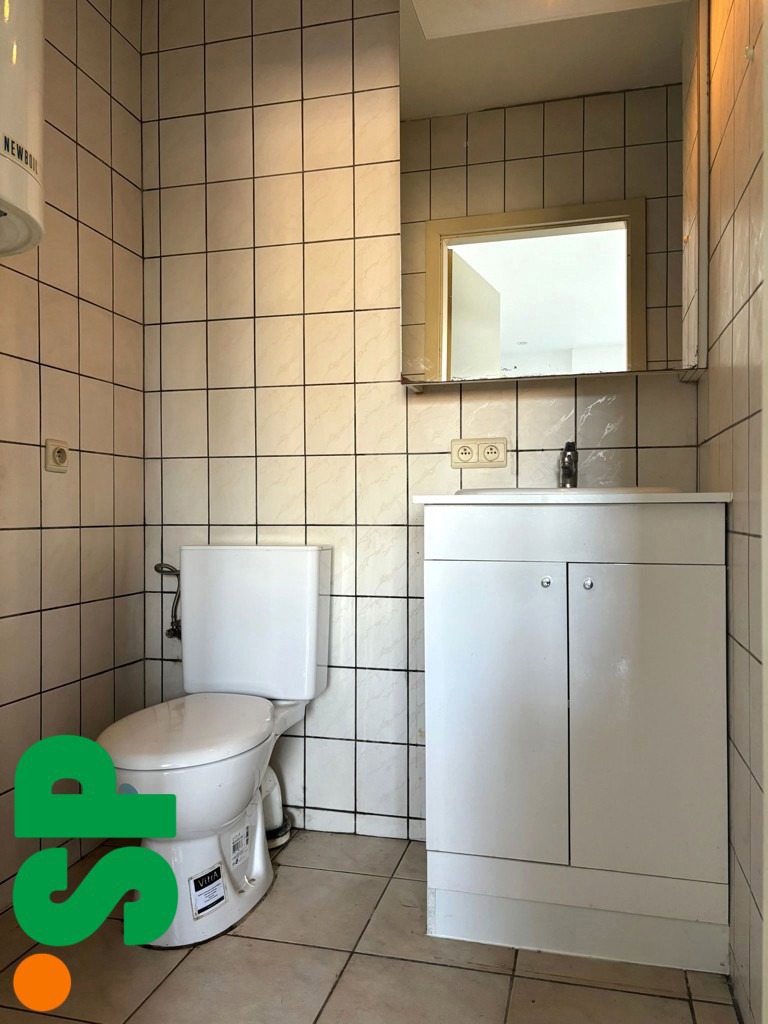Gelijkvloerse studio in het centrum van Geel. - foto 4