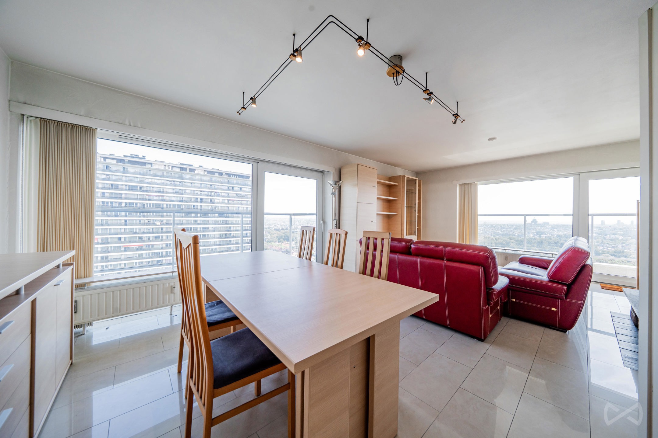 Appartement met 3 slaapkamers, twee terrassen en een garagebox - foto 4