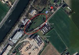 Op een gunstige locatie in Deinze bieden wij een prachtig stuk industriegrond aan met een totale oppervlakte van 2.144 m².Bestemming: * 2.144 m²...