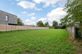 Bouwgrond voor open bebouwing nabij centrum Wiekevorst<br /><br />Algemeen:<br />
<ul>
<li>Gelegen in een rustige straat</li>
<li>Bouwgrond voor open bebouwing</li>
<li>Ligging nabij centrum Wiekevorst</li>
<li>Oriëntatie: Oosten</li>
</ul>
<br />Bouwvoorschriften:<br />
<ul>
<li>Bouwbreedte: Min 6 meter</li>
<li>Bouwdiepte gelijkvloers max 17m,</li>
<li>bouwdiepte 1e verdieping max 13m</li>
<li>bouwdiepte zadeldak max 10m diep</li>
</ul>