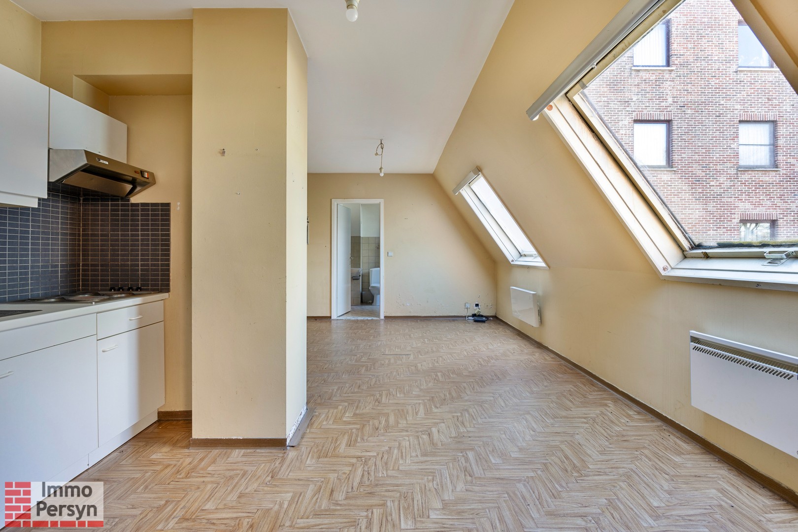 Unieke Renovatorkans: Centrale Ruimte in Aarschot met diverse mogelijkheden - foto 2