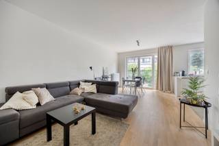 CENTRAAL GELEGEN APP. MET 2 SLKS, PARKING + KELDERBERGING Residentie Allée Verte is gelegen in de Hélihavenlaan ter hoogte van huisnummer 50. Wij...