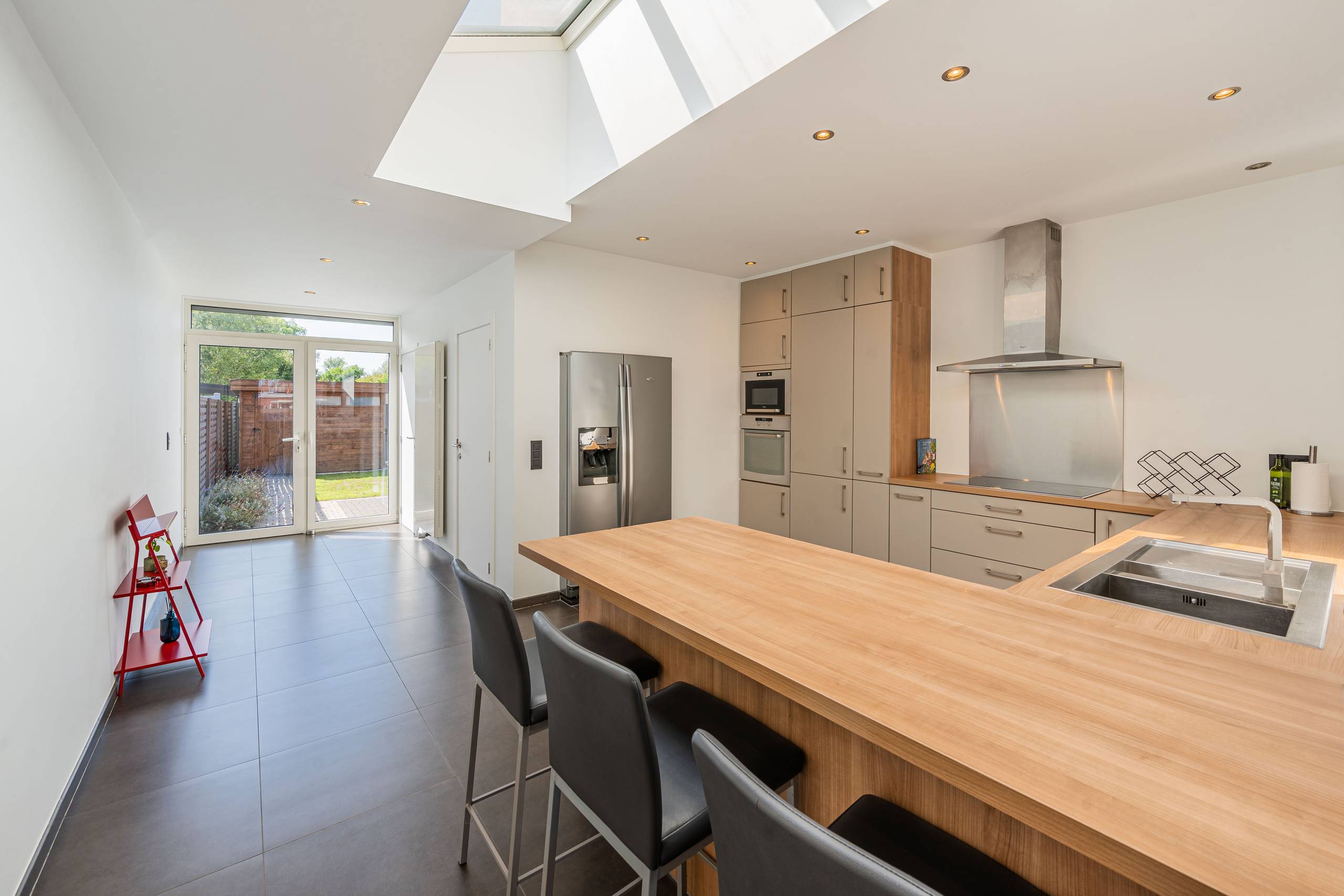 Maison prête à vivre, 3 chambres, surprend par son espace - photo 3