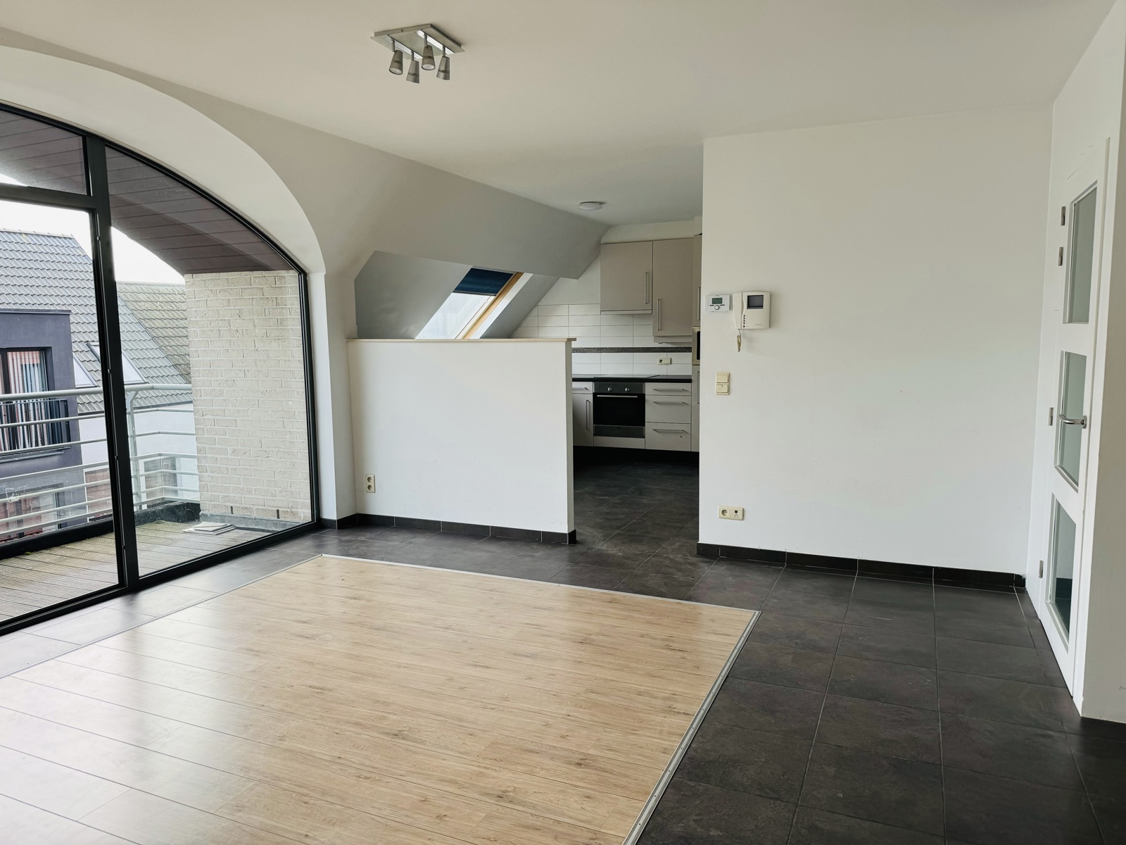 Lichtrijk appartement met 3 slaapkamers in centrum Temse.  - foto 4