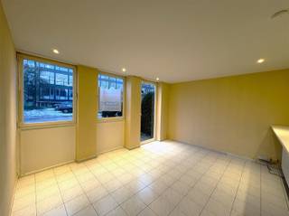 RUSTIG GELEGEN STUDIO NABIJ HET CENTRUM Deze compacte studio is netjes onderhouden en praktisch ingericht.Er is een open ruimte die dienst doet al...