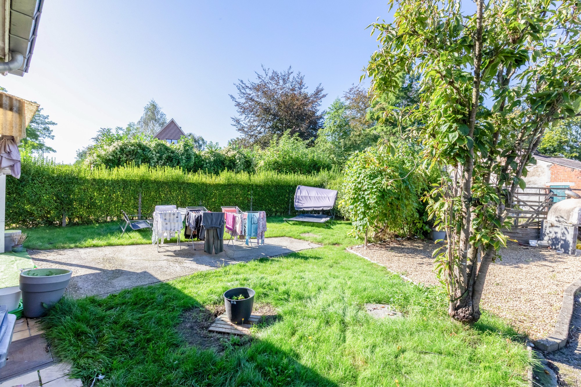 Voormalige hofstede met stallingen op perceel van 3016 m² dicht bij het centrum van Sint-Niklaas - foto 5