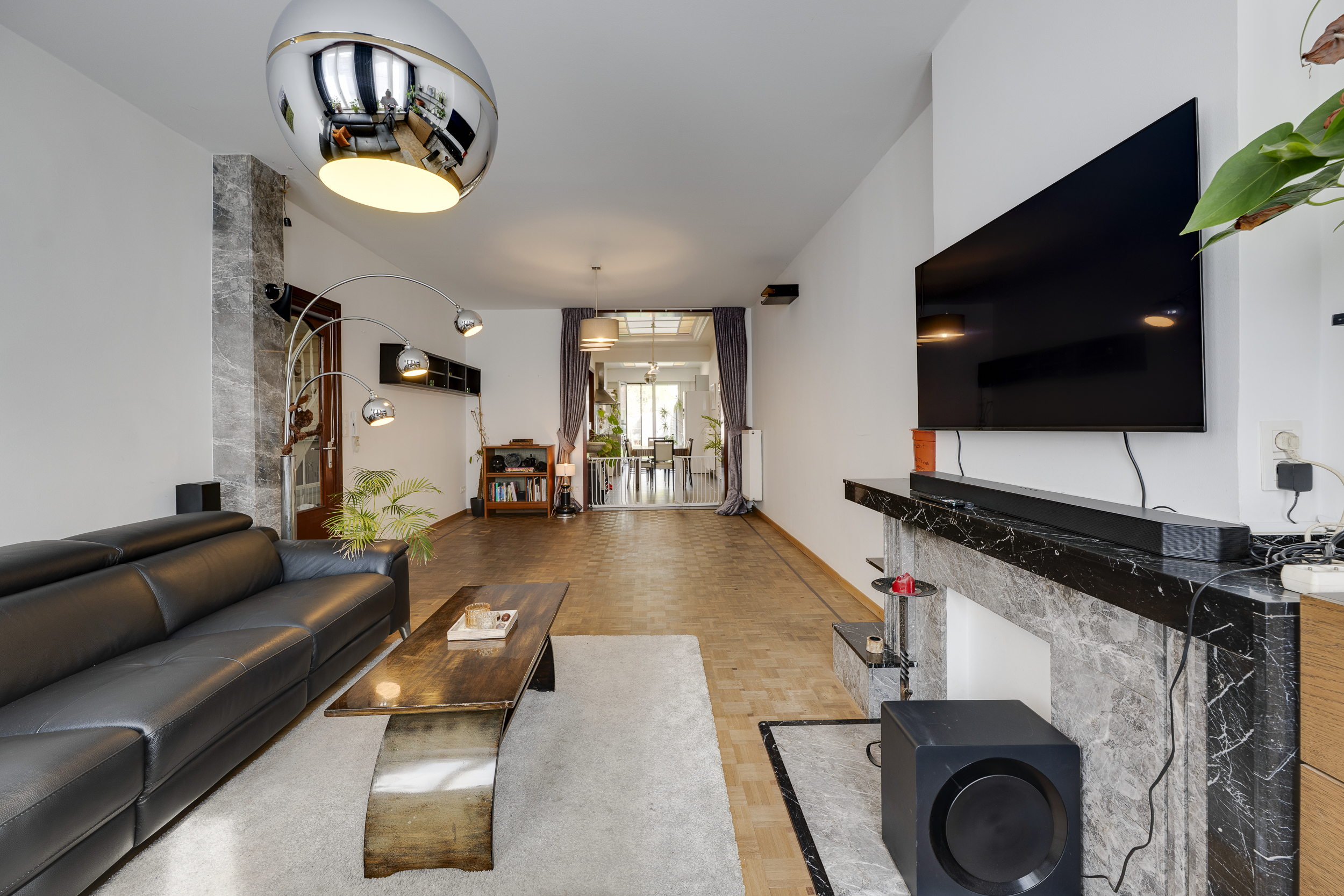 Witte gevel met tuin, véél ruimte en energetisch comfort - foto 5