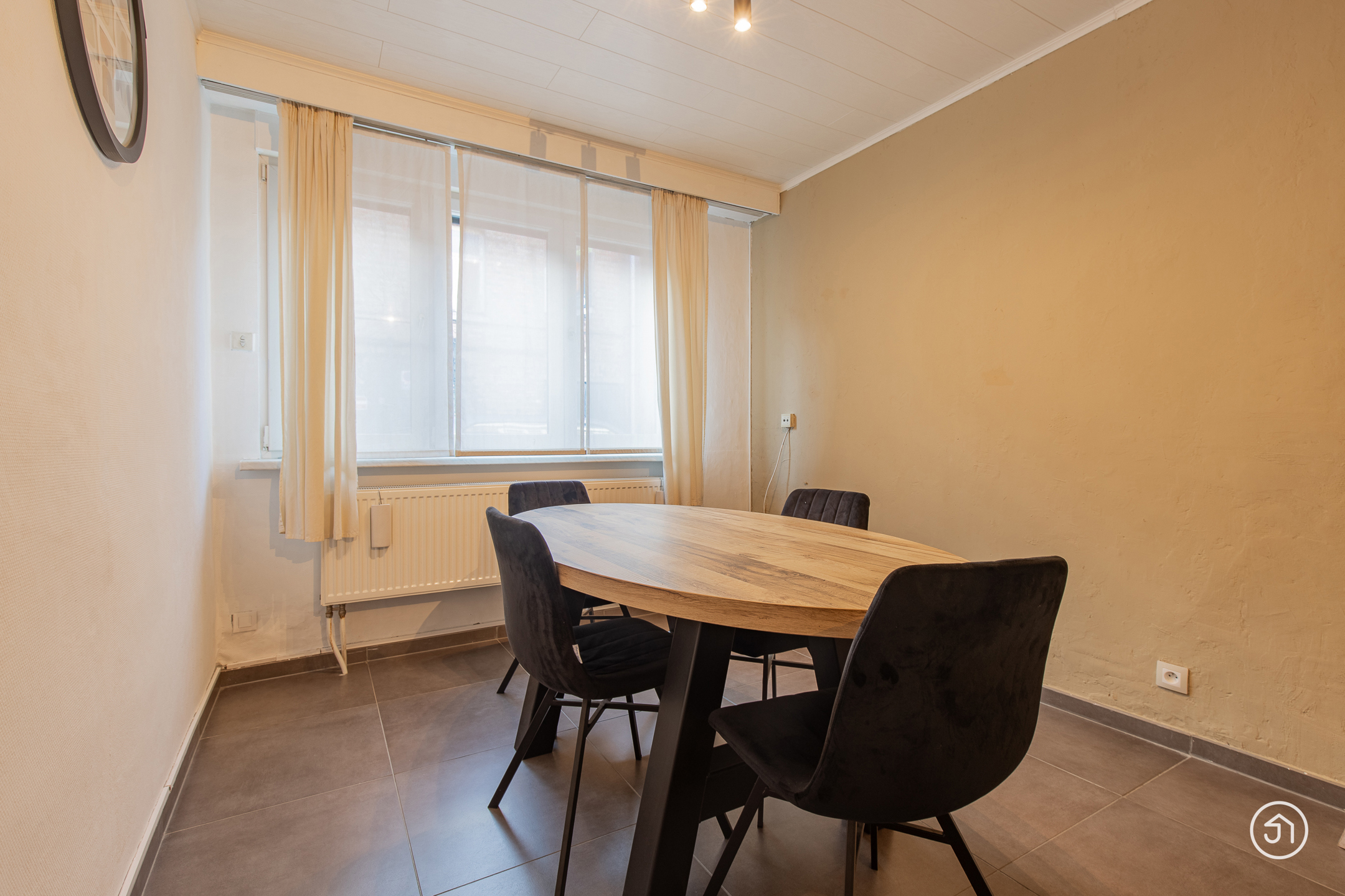 Instapklare woning met uitweg langs achter in het centrum - foto 5