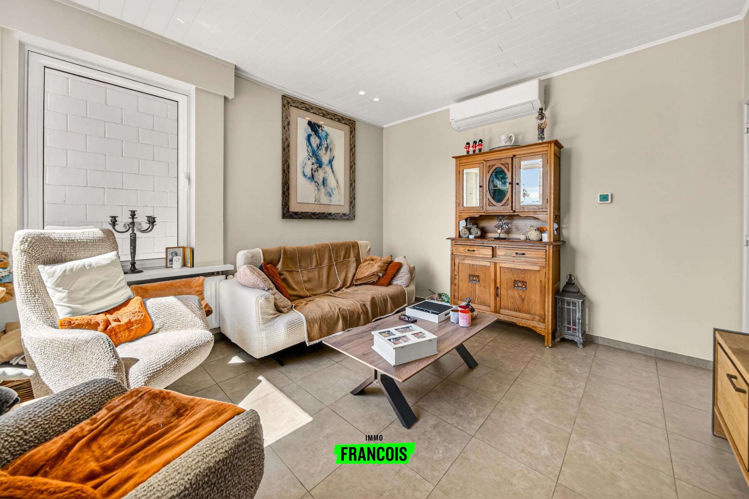 Instapklare woning met 3 slaapkamers, garage, en tuin in Wevelgem te koop! - foto 4