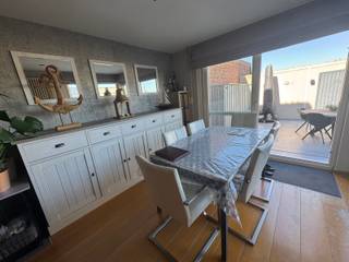 Appartement te huur in Dendermonde<br /><br />Ben je op zoek naar een instapklaar appartement? Dan is dit prachtige appartement precies wat je zoekt!<br /><br />Dit appartement beschikt over:<br /><br />1 slaapkamer, volledig ingerichte keuken, mooie leefruimte met veel lichtinval.<br /><br />Gelegen dichtbij winkels, scholen, openbaar vervoer en op vlotte afstand van het centrum en belangrijke invalswegen.<br /><br />Extra troeven: Energiezuinig, volledig geschilderd en instapklaar - prijs inclusief maandelijkse lasten<br /><br />Interesse? Neem vandaag nog contact op voor een bezoek op 0492/82.50.00: Jerko