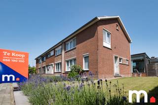 Op een topligging in het charmante Heule vinden we deze kloeke, halfopen gezinswoning met een verrassend ruime indeling en tal van troeven.Bij het...