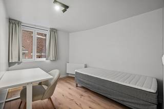**ACADEMIEJAAR 2026-2027 - ENKEL STUDENTEN/STUDENTS ONLY**In de Tiensestraat bieden we met veel plezier enkele studentenkamers met eigen sanitair...