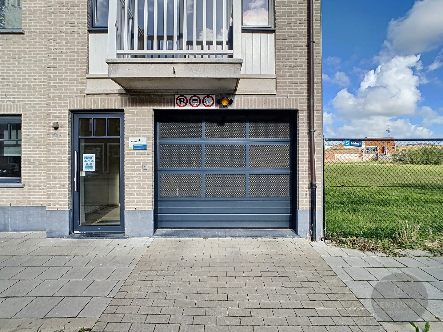 Ondergrondse staanplaats in de Vissersstraat te Zeebrugge.