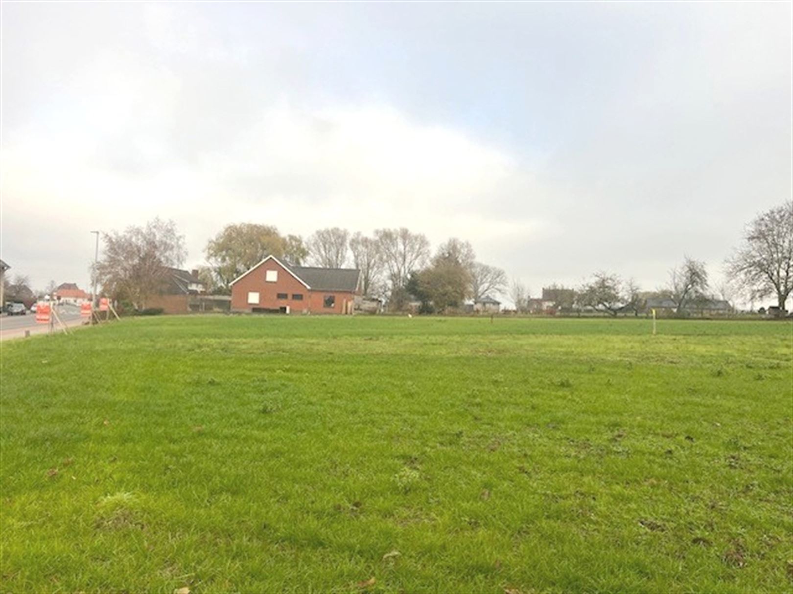 Mooi gelegen bouwgrond op 965 m2 - foto 2