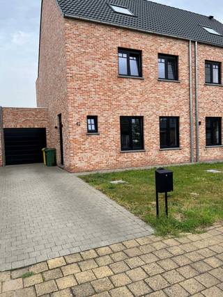 Bent u op zoek naar een energiezuinige woning in een kindvriendelijke en groene omgeving? Deze moderne woning opgeleverd in 2022 biedt alles wat...