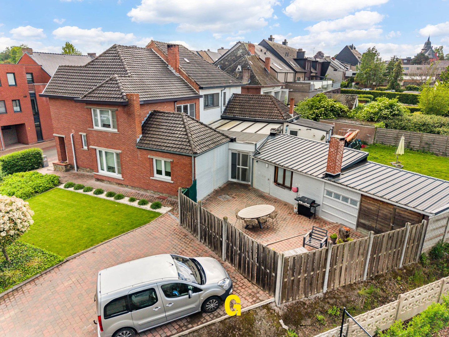 Knap gerenoveerde halfopen woning met drie slaapkamers en tuin op 4a 45ca, vlak bij het centrum van Hoeselt - foto 3