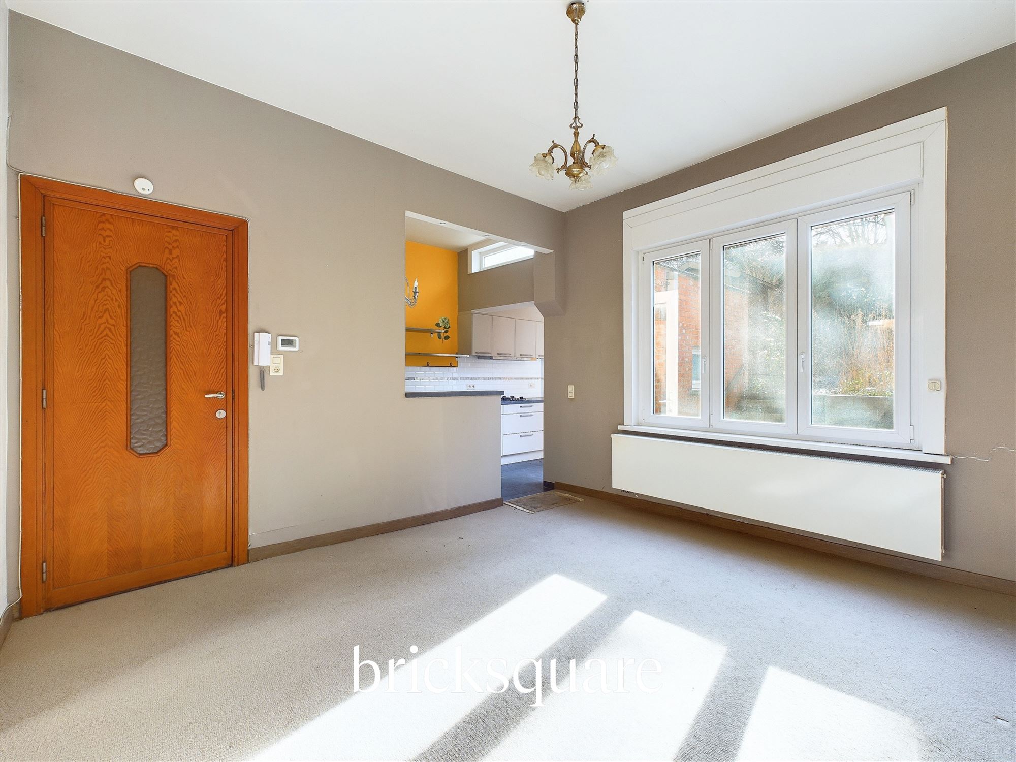 Beautiful single-family home to refresh - photo 2