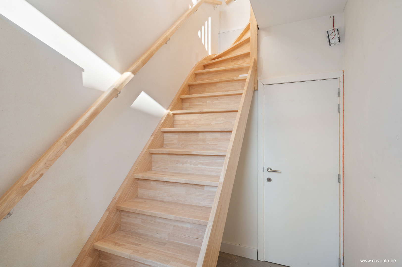 Gerenoveerde woonst met 3 slaapkamers en tuin in het centrum van Ledegem - foto 4