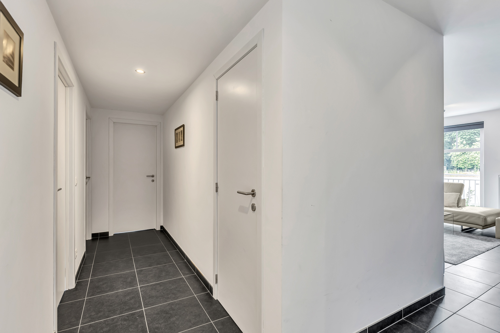Ruim appartement met vier slpks, terras en autostaanplaats - foto 5