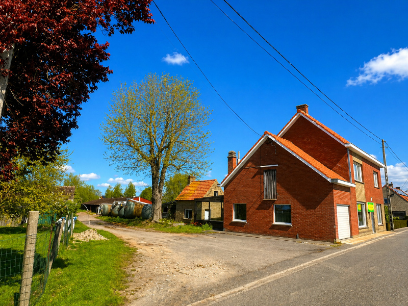 landelijke woning met bijgebouwen en grond in Diksmuide-Woumen - foto 4