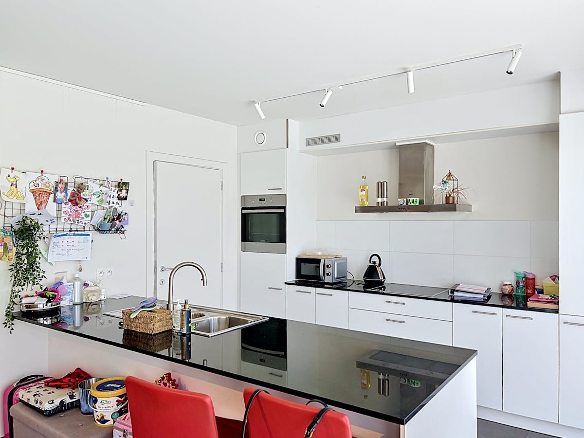 Gelijkvloers appartement met 2 slaapkamers en tuin te Izegem - foto 4