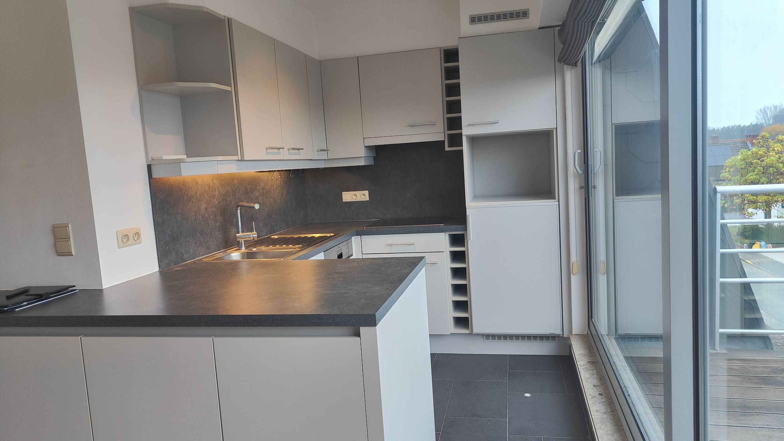 Gezellig Duplex appartement met 2 slaapkamers en garage in Oostkamp - foto 5