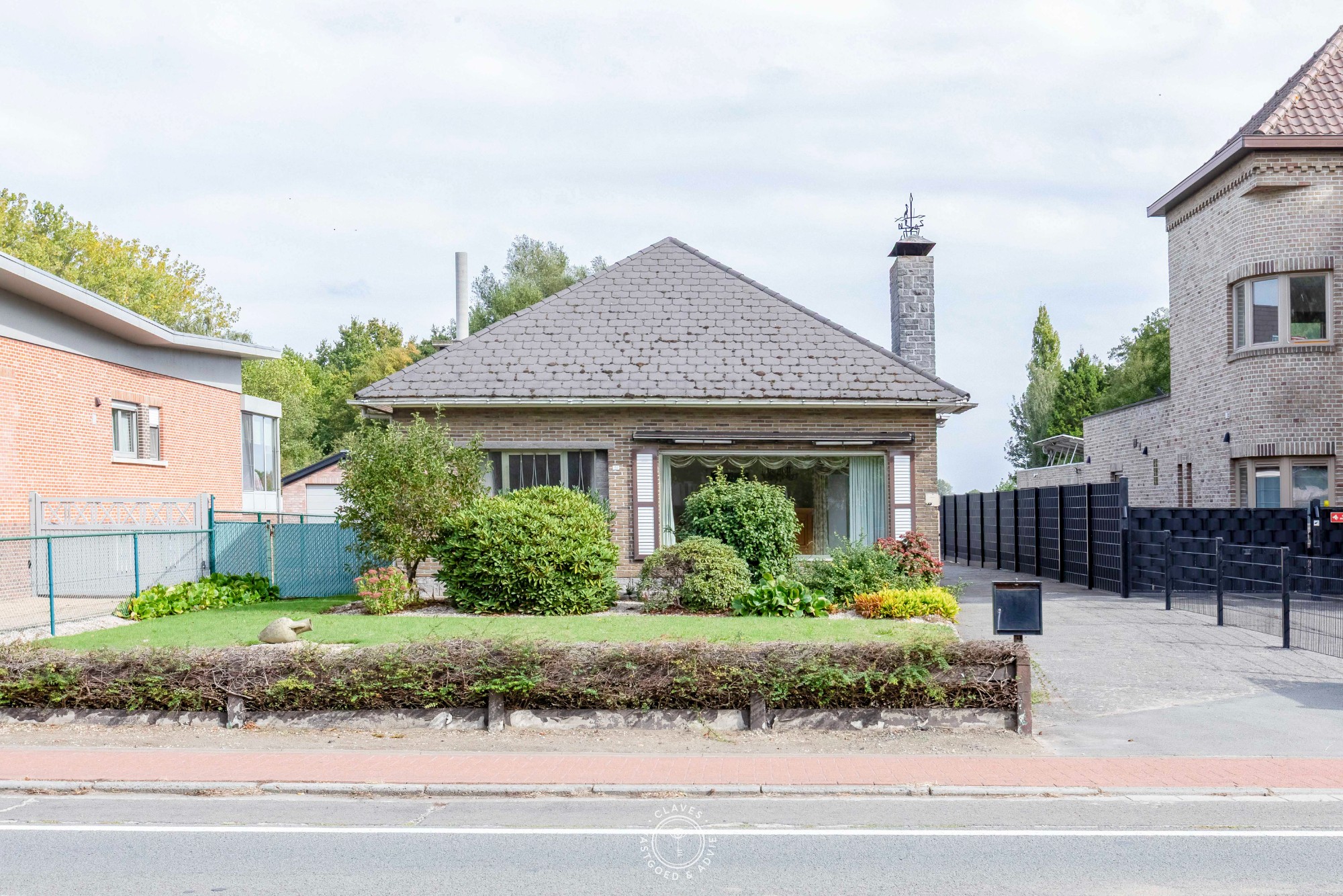 Praktische bungalow met werkplaats en weiland van 3.059 m² - foto 2