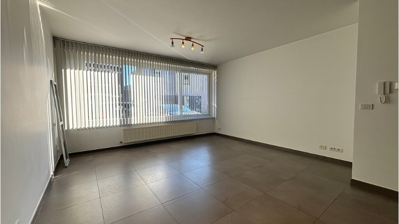 instapklaar gelijkvloers 2-slaapkamerappartement met ruim TERRAS te huur in Torhout - foto 2