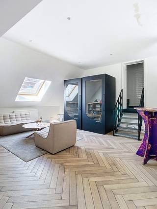 Dit karaktervolle neoclassicistische brouwershuis uit circa 1893 is gelegen langs het project “Entrepot De Vins” in de Broederminstraat te...