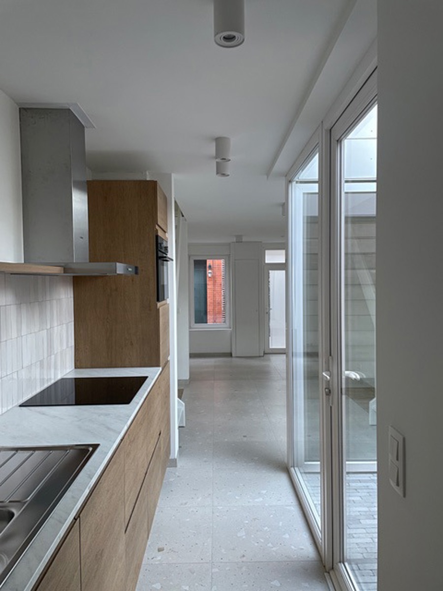 Volledig vernieuwde woning te huur in het centrum van Ninove - foto 4