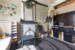 Vous cherchez votre première maison ou un logement familial abordable à Denderleeuw ? Cette charmante maison de rangée offre une opportunité...