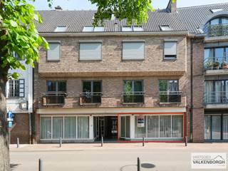 CONTACT Jeroen Vandormael: jeroen@vastgoedvalkenborgh.be | 0498/05.76.72 Deze kantoor- of handelsruimte van ca. 87 m² is gelegen op een uitstekende...