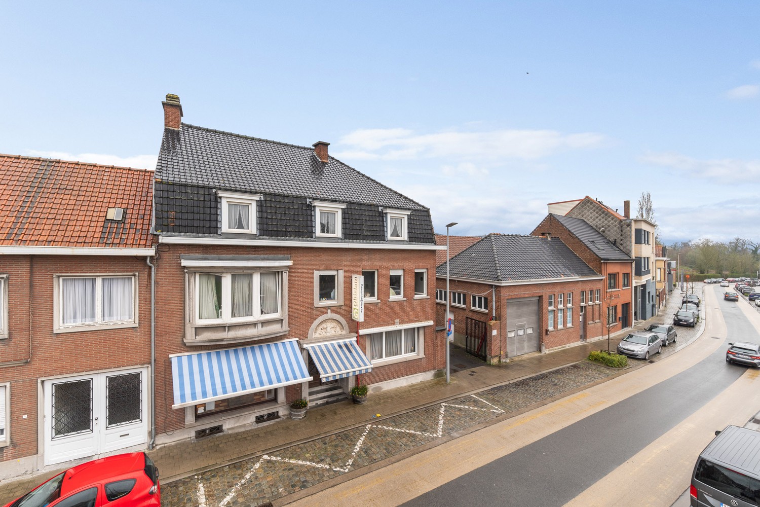 House for sale in Kortrijk with 5 bedrooms - photo 2