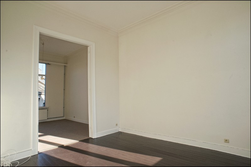 3 slaapkamer appartement in gerenoveerd herenhuis te huur gelegen Baron d'Hanislaan perfect voor co-housing Antwerpen zuid - foto 3