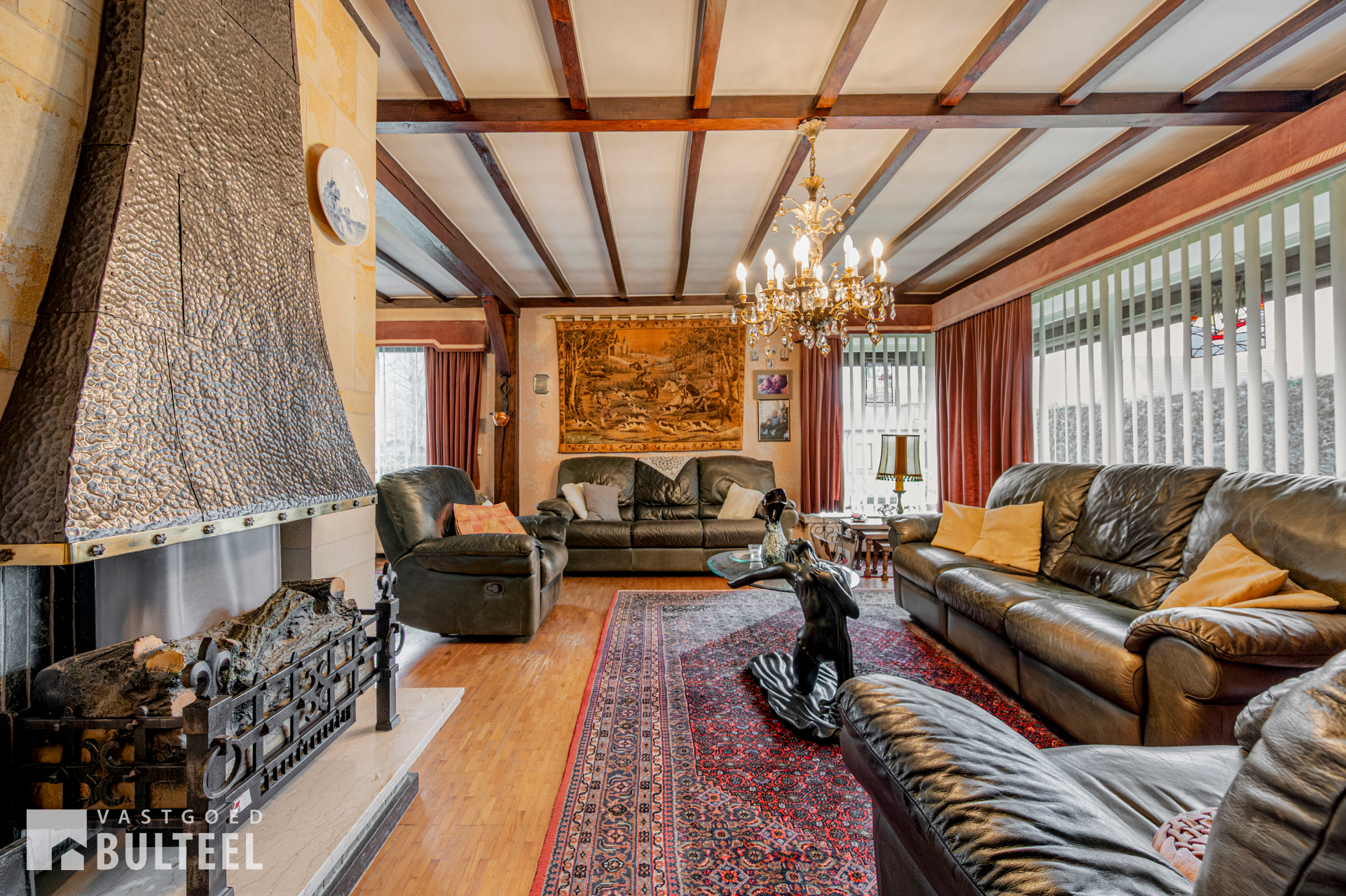 Te renoveren bungalow met twee slaapkamers en tuin. - foto 3