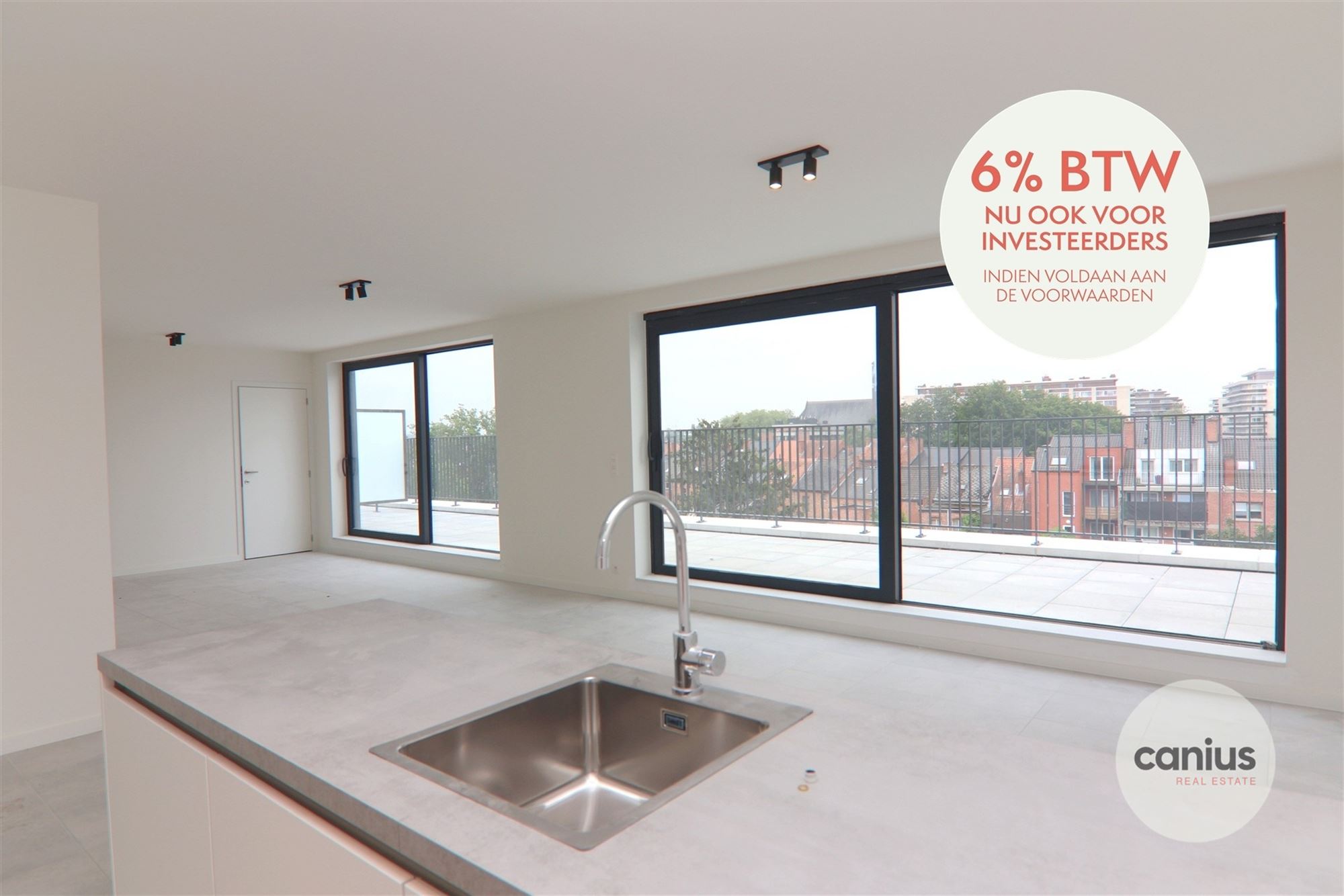 GESCHILDERDE PENTHOUSE IN HARTJE HASSELT MET 2 SLKS + 2 TERRASSEN & PARKING - foto 4